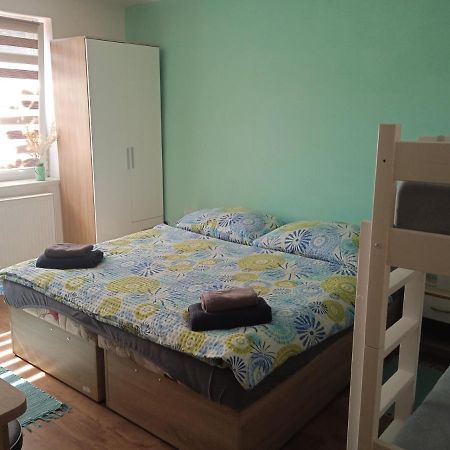 Apartman Laumar 3 Bzenec Buitenkant foto