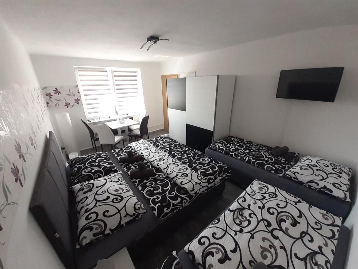 Apartman Laumar 3 Bzenec Buitenkant foto