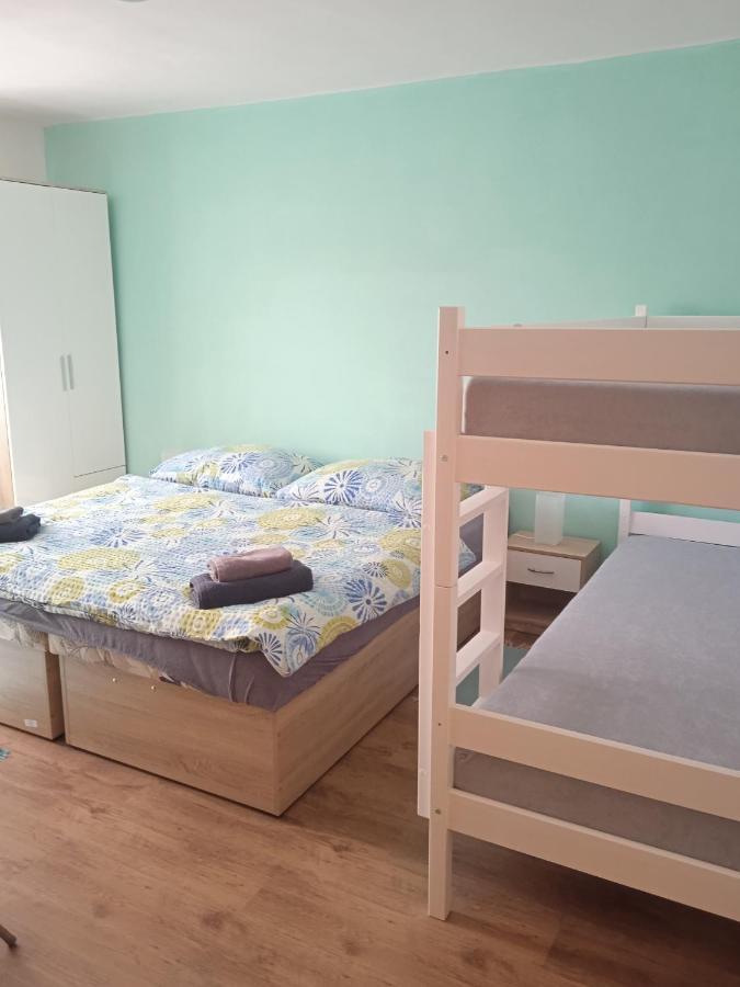 Apartman Laumar 3 Bzenec Buitenkant foto